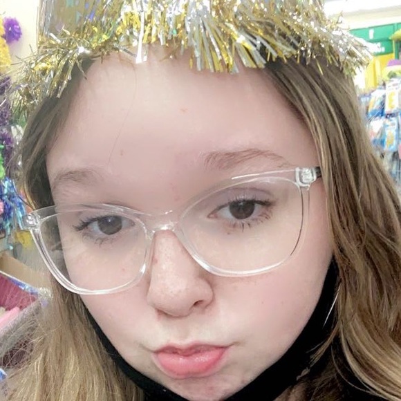 lizzie_emily
